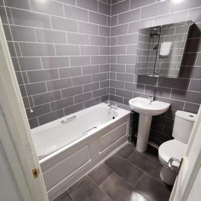 Bath-Install-02-square