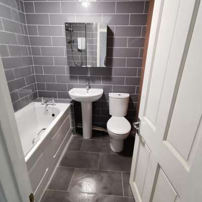 Bath-Install-03-square